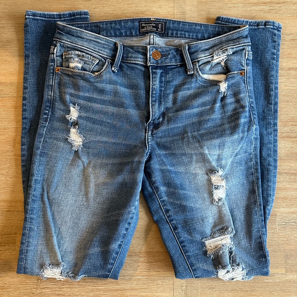 A&F | Destroyed Harper Super Skinny Jeans | 27